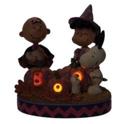 Enesco Jim Shore Peanuts Gang Halloween Figurine With Light, 5.55" 6 Enesco Jim Shore Peanuts Gang Halloween Figurine With Light, 5.55" -Hallmark Jim Shore Peanuts Halloween Figurine With Light 6013037 02